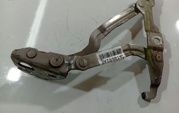 Skoda Superb B5 (3U) Tailgate/trunk/boot hinge 3b5827301b
