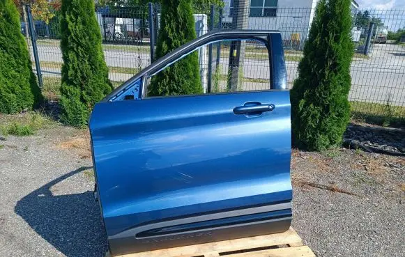 Ford Explorer VI Front door