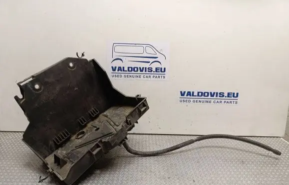 Battery box tray