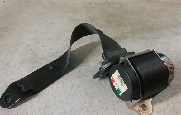 Mini One - Cooper Coupe R56 Rear seatbelt 601030000D