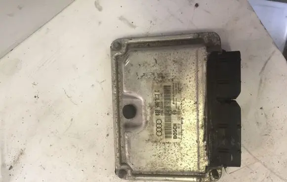 Audi A3 S3 8L Engine control unit/module 038906012C 0281010122