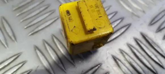 BMW 5 E34 Other relay 61311378301 61.311378301