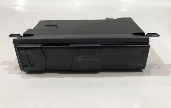 Mercedes-Benz C W203 CD/DVD changer 2038209089