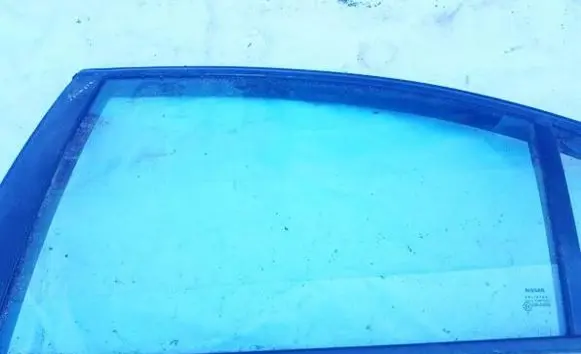 Nissan Primera Rear door window glass