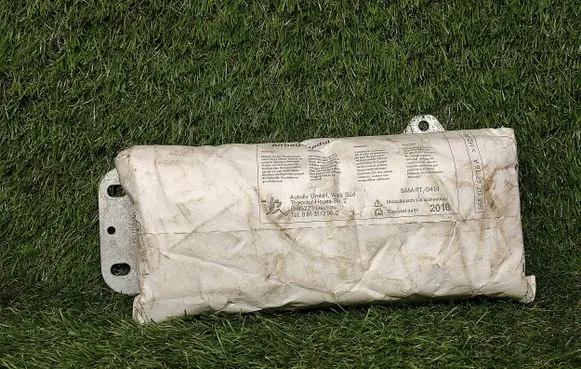 Ford Fiesta Passenger airbag 96FBF042B84AD