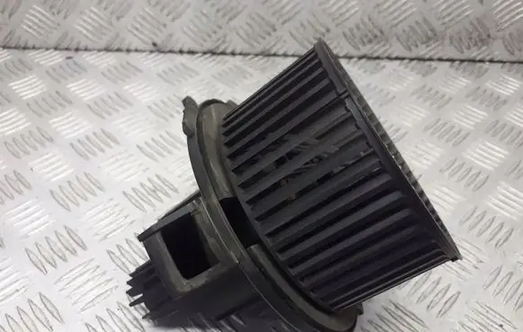 Opel Zafira B Front door blower motor D8087GD6FL