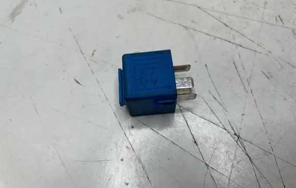 BMW 3 E46 Other relay 6136 6915327 V23134K59X315