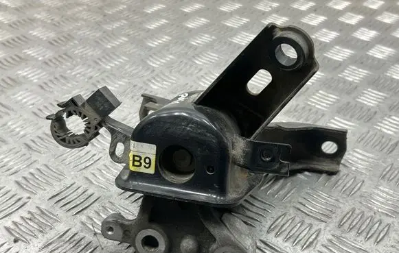Toyota Auris E180 Engine mount bracket 