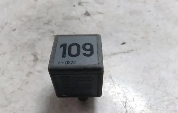Volkswagen Golf IV Other relay 1J0906381A