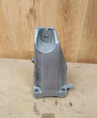 Mercedes-Benz GLC X253 C253 Engine mounting bracket A2742232204