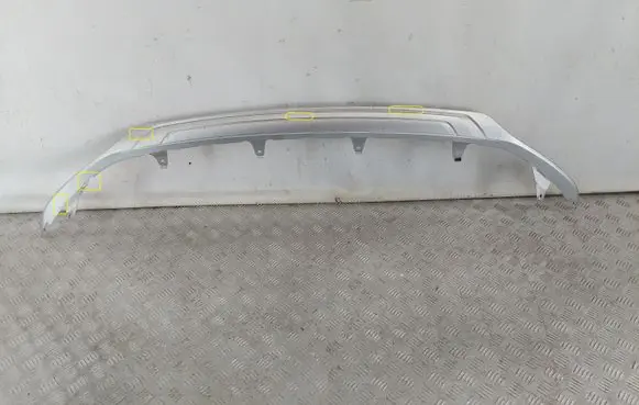 Front bumper lip