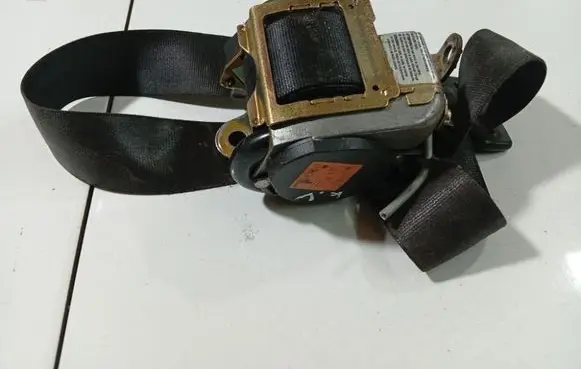 Audi A6 S6 C5 4B Front seatbelt 560585901