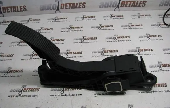 Mercedes-Benz GL X164 Accelerator throttle pedal A1643000004