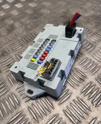 Land Rover Evoque I Fuse module CPLA14Q073AA 73707520 71739084