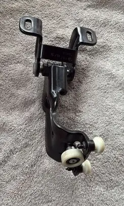 Volkswagen Sharan Sliding door middle roller runner 7N0843336G