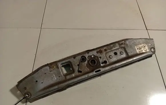 Opel Zafira B Engine bonnet/hood lock trim molding