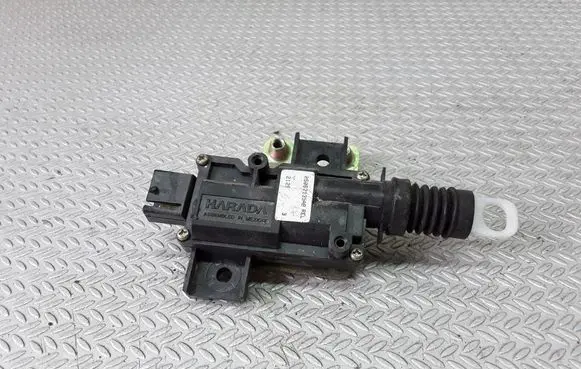 Chrysler PT Cruiser Central locking motor 05067139AB