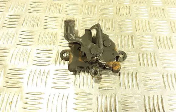Toyota Yaris Engine bonnet/hood lock/catch