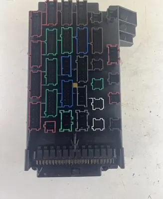 Mercedes-Benz ML W163 Fuse module 0K671357 04020040 516012