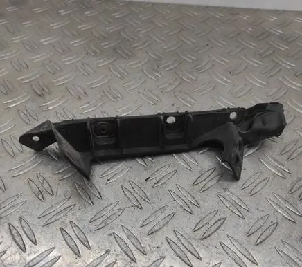 Front bumper mounting bracket