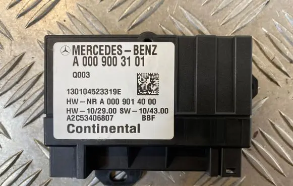 Mercedes-Benz SLK R172 Fuel injection pump control unit/module A0009003101 A2C53406807 130104523319E