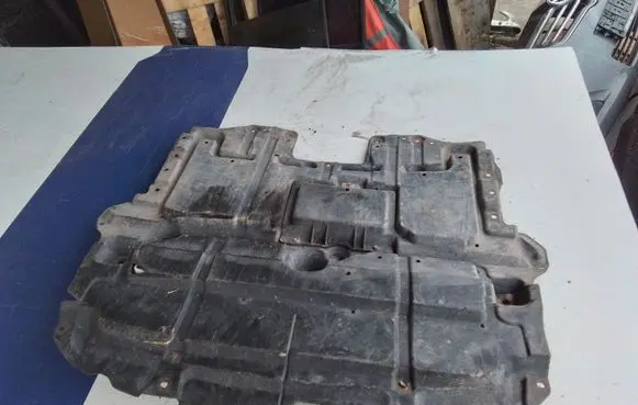 Lexus IS 220D-250-350 Engine splash shield/under tray 5144153060