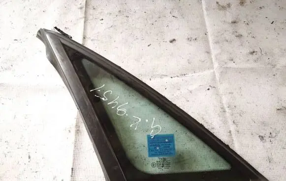 Audi A4 S4 B5 8D Rear side window as2