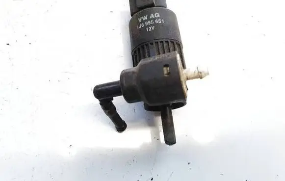 Volkswagen Golf IV Windscreen/windshield washer pump 1j6955651