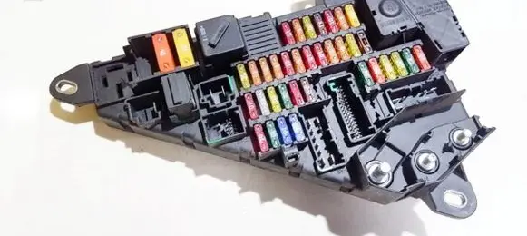 BMW 5 E60 E61 Fuse box set 690660105