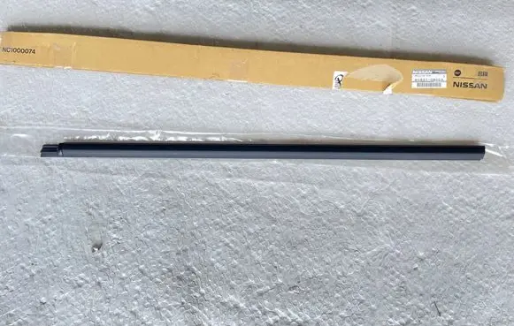 Nissan Pathfinder R50 Front door glass trim molding 808210W00ABLCP 808210W00A