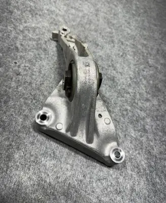 Tesla Model Y Engine mount vacuum valve 1095338-00-D 1000754-00-B 109075400B