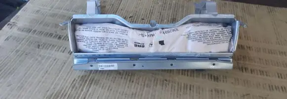 Mercedes-Benz E C207 W207 Knee airbag A2048602002