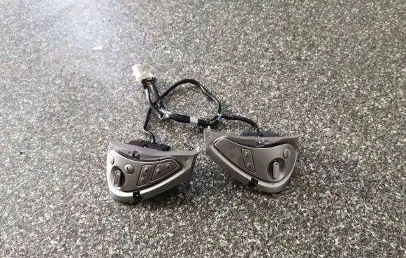 Nissan Leaf I (ZE0) Steering wheel buttons/switches 
