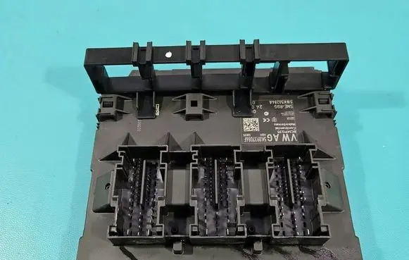 Volkswagen Scirocco Central body control module 5K0937086F IMPRK1566685