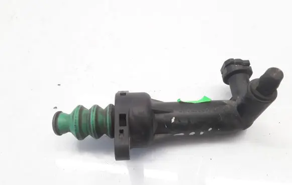 Clutch slave cylinder
