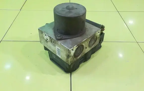 Mini Cooper Countryman R60 ABS Pump 17637003