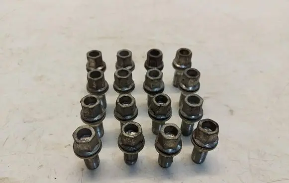 Audi Q4 Sportback e-tron Nuts/bolts 