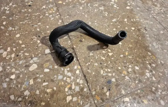 Volvo XC60 Engine coolant pipe/hose S5000223