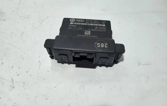 Volkswagen Golf V Gateway control module 1K0907530F 1K0907951