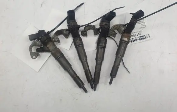 BMW 5 E60 E61 Fuel injector 7793936