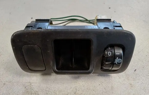 Toyota Yaris Headlight level height control switch