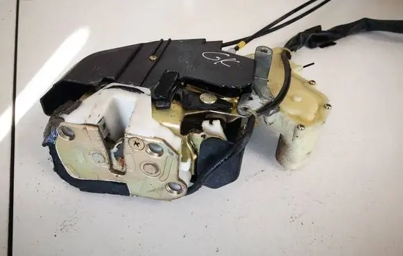 Lexus RX 300 Rear door lock