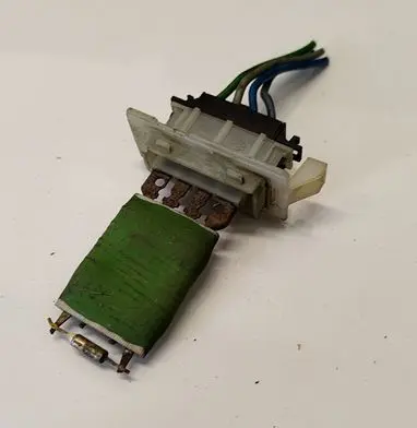 Audi A4 S4 B5 8D Heater blower motor/fan resistor 