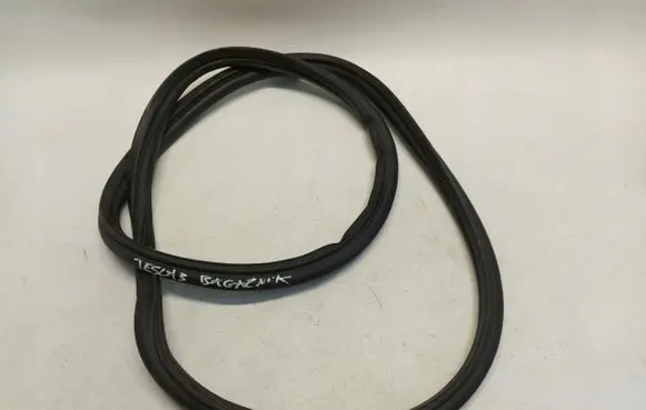 Tesla Model 3 Trunk rubber seal (body) 