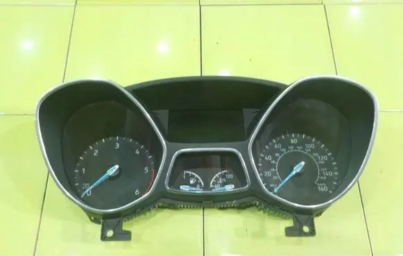 Ford Focus Speedometer (instrument cluster) F1ET10849BMH XP96