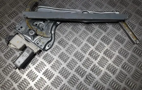 Toyota Avensis T250 Sliding door window regulator with motor