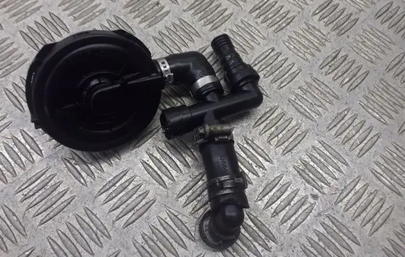 Audi A6 Allroad C5 Breather hose/pipe 077103245C