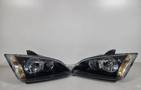 Ford Focus Headlight/headlamp 10178 4M5113W030JB