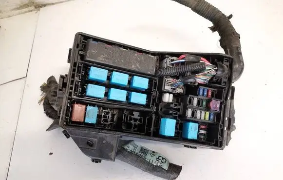 Lexus IS 220D-250-350 Fuse box set 8921153020 89211-53020