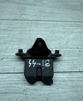 Skoda Octavia Mk2 (1Z) Tailgate/trunk/boot lock/catch/latch 1Z5827501D